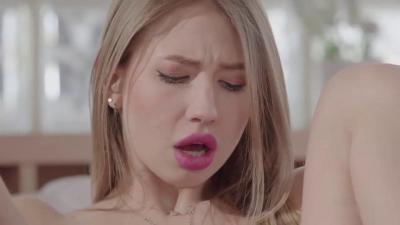 电话呻吟与文字挑逗：双重性爱极致体验